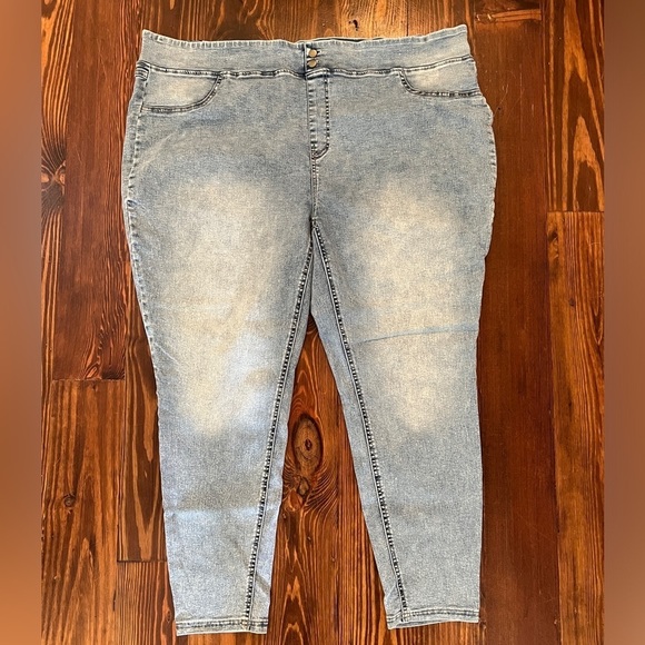 TERRA & SKY Plus Size High Rise Stretch Skinny Jeans Pull On Style Light Wash - Picture 5 of 7